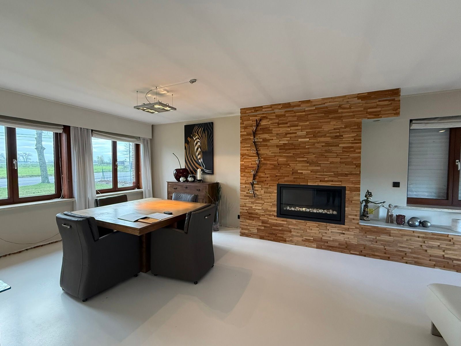 Ruime alleenstaande gelijkvloerse woning. foto 3