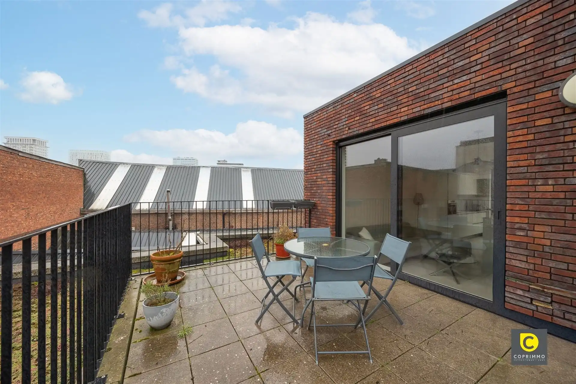 Modern 1-Slaapkamerappartement met 2 Terrassen in Antwerpen foto 11