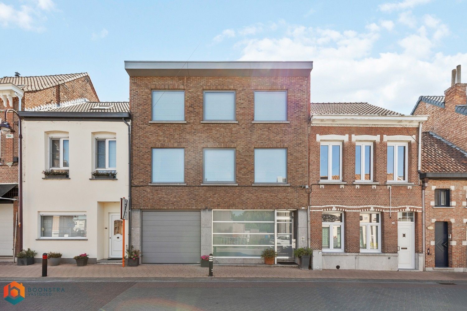 Energiezuinige woning met 3 slpkrs, garage en leuke stadstuin in Duffel foto {{pictureIndex}}