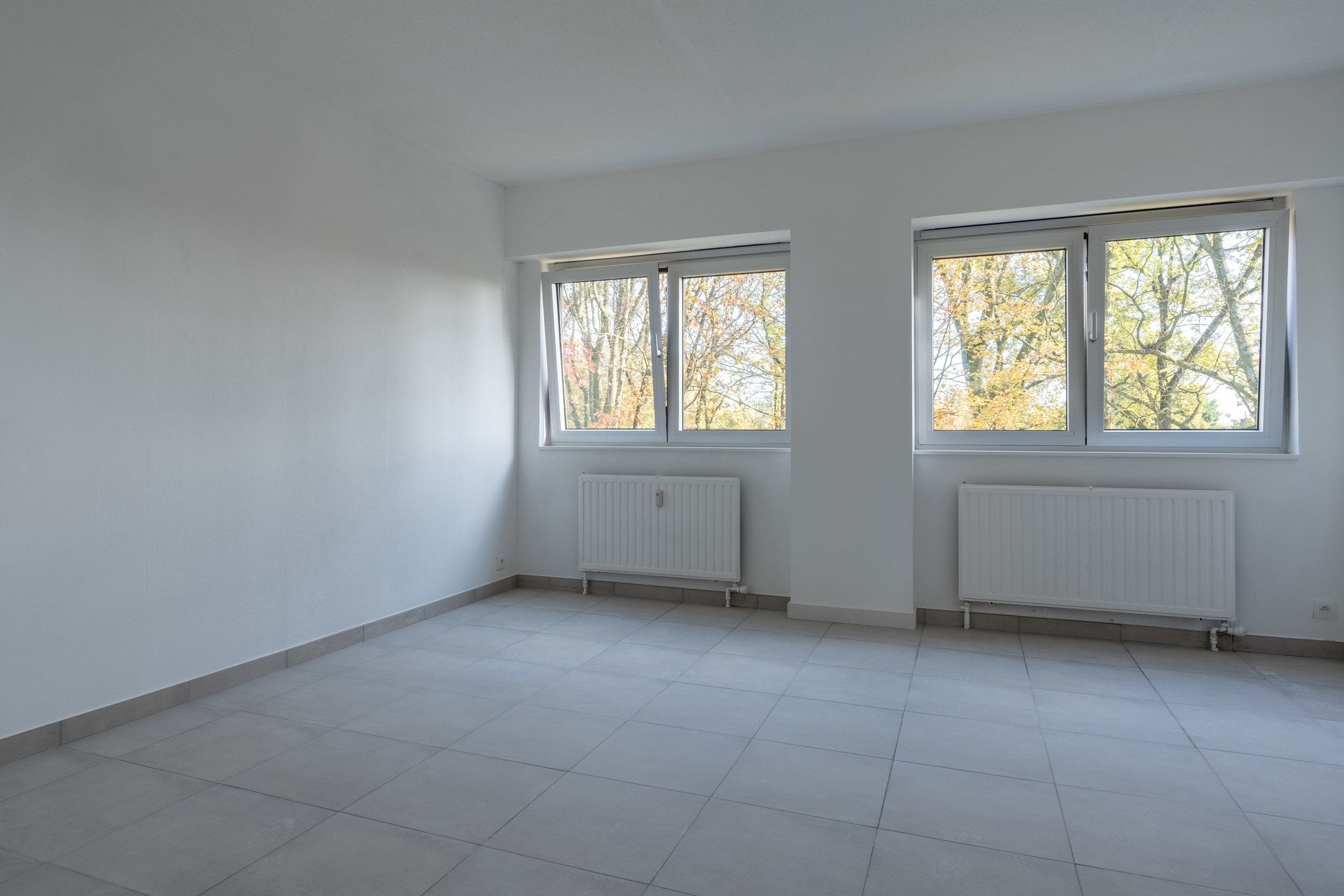 Gerenoveerd appartement met 2 slaapkamers in privépark foto 10