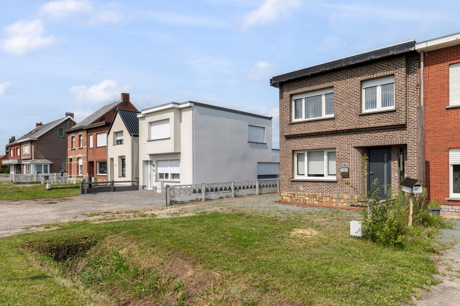 GERENOVEERDE WONING MET BIJGEBOUW foto 3