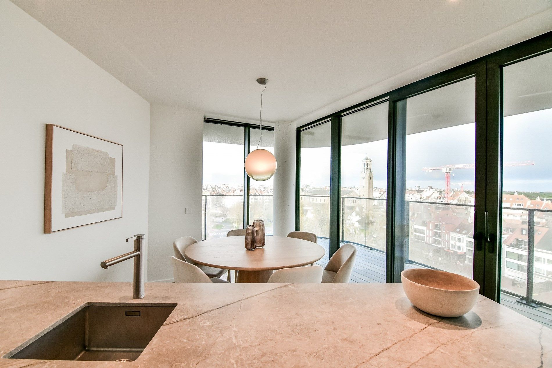 Uniek nieuwbouw appartement met 3 volwaardige slaapkamers genietend van unieke zichten gelegen in de exclusieve residentie "The Tower" te Duinenwater.  foto 8