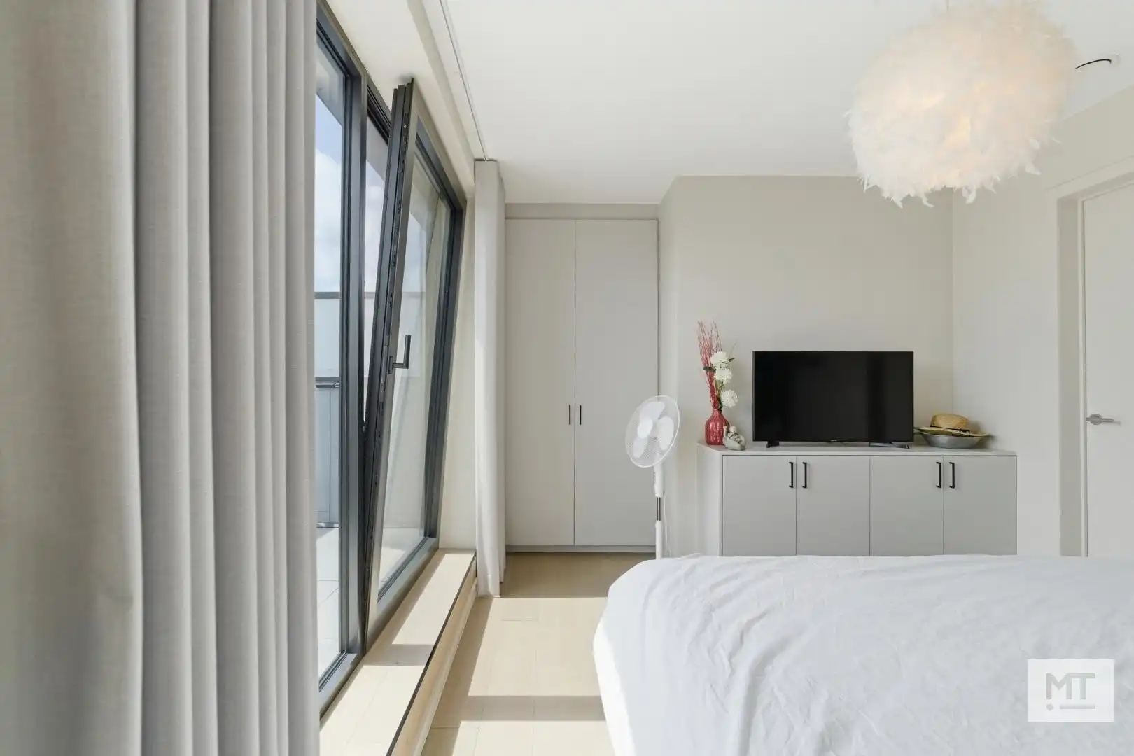 Modern, instapklaar appartement met 2 slpk en zonnig terras in centrum Zonnebeke foto 12