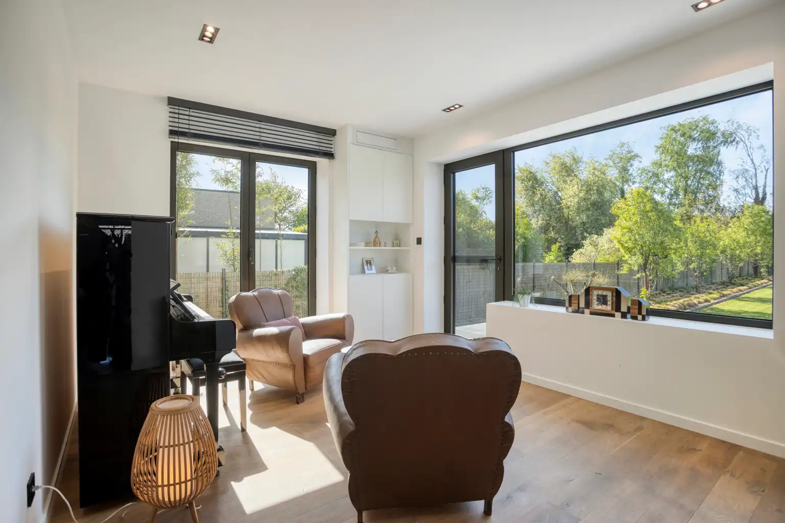 MOOIE, VOLLEDIG GERENOVEERDE WONING MET TUIN  foto 7