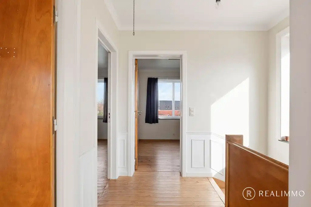 Ruime gezinswoning te Harelbeke foto 8