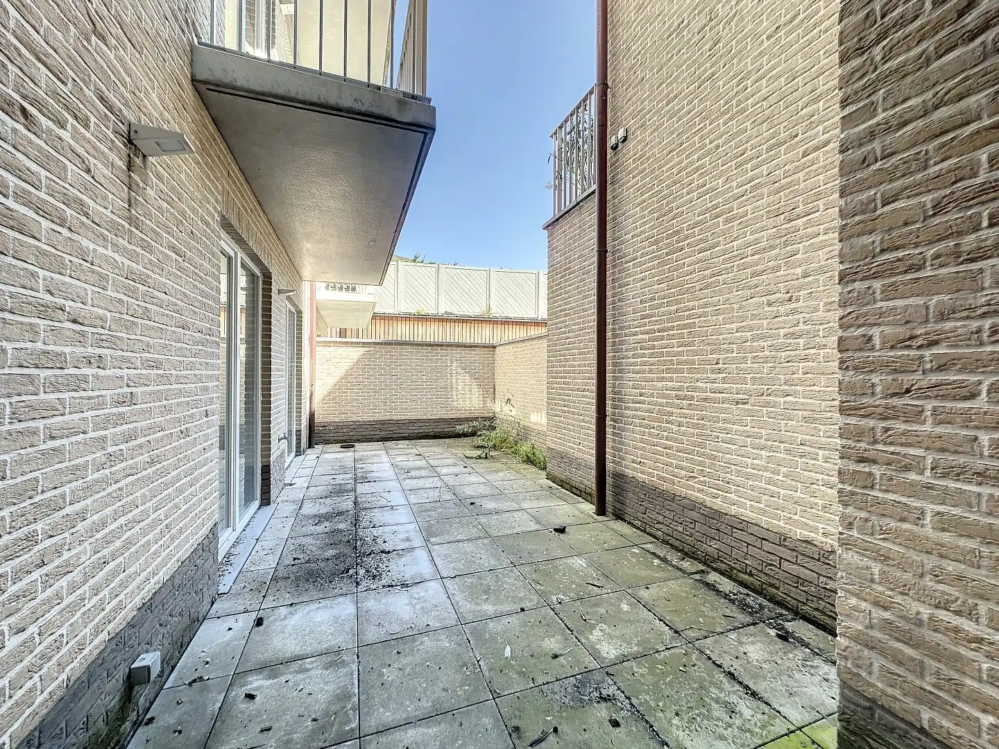 NIEUW en ZEER RUIM gelijkvloersappartement foto 12