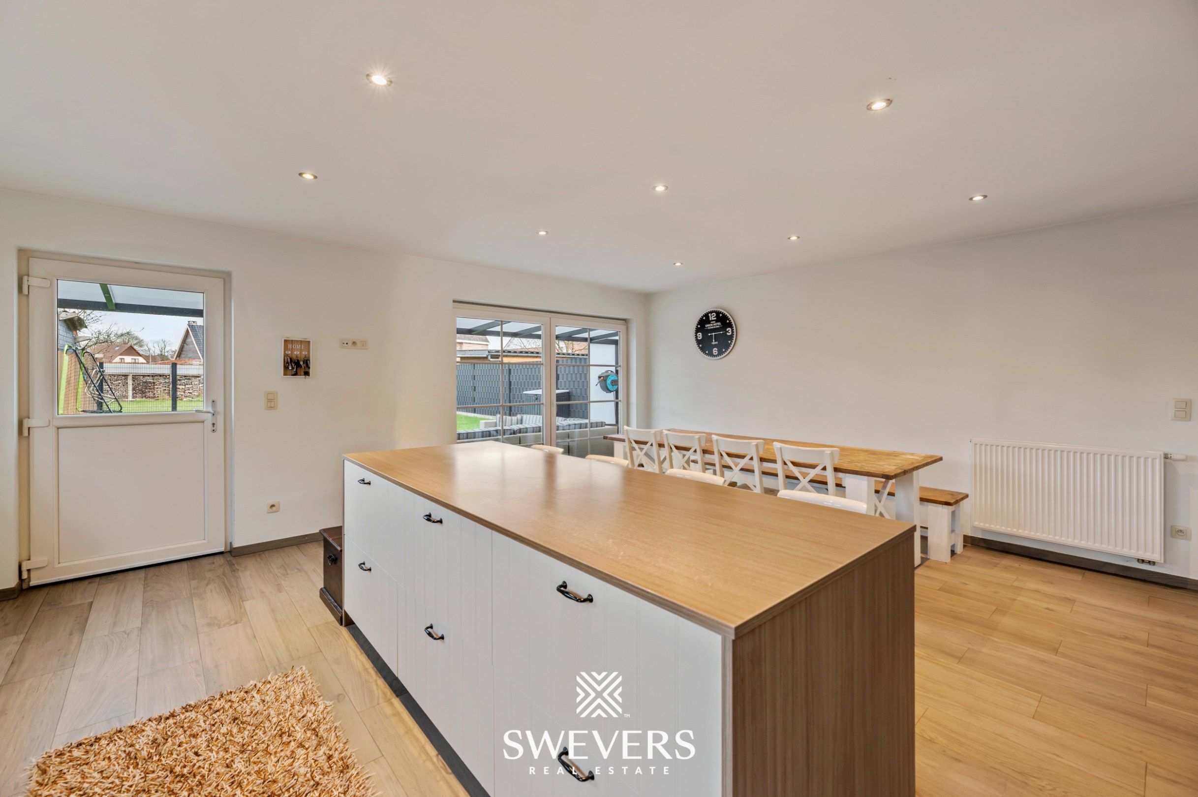 Rustig gelegen energiezuinige halfopen woning met 6 slaapkamers foto 8