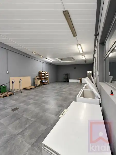 Instapklare ingerichte bakkerijwinkel met opslagplaats/magazijn foto 18