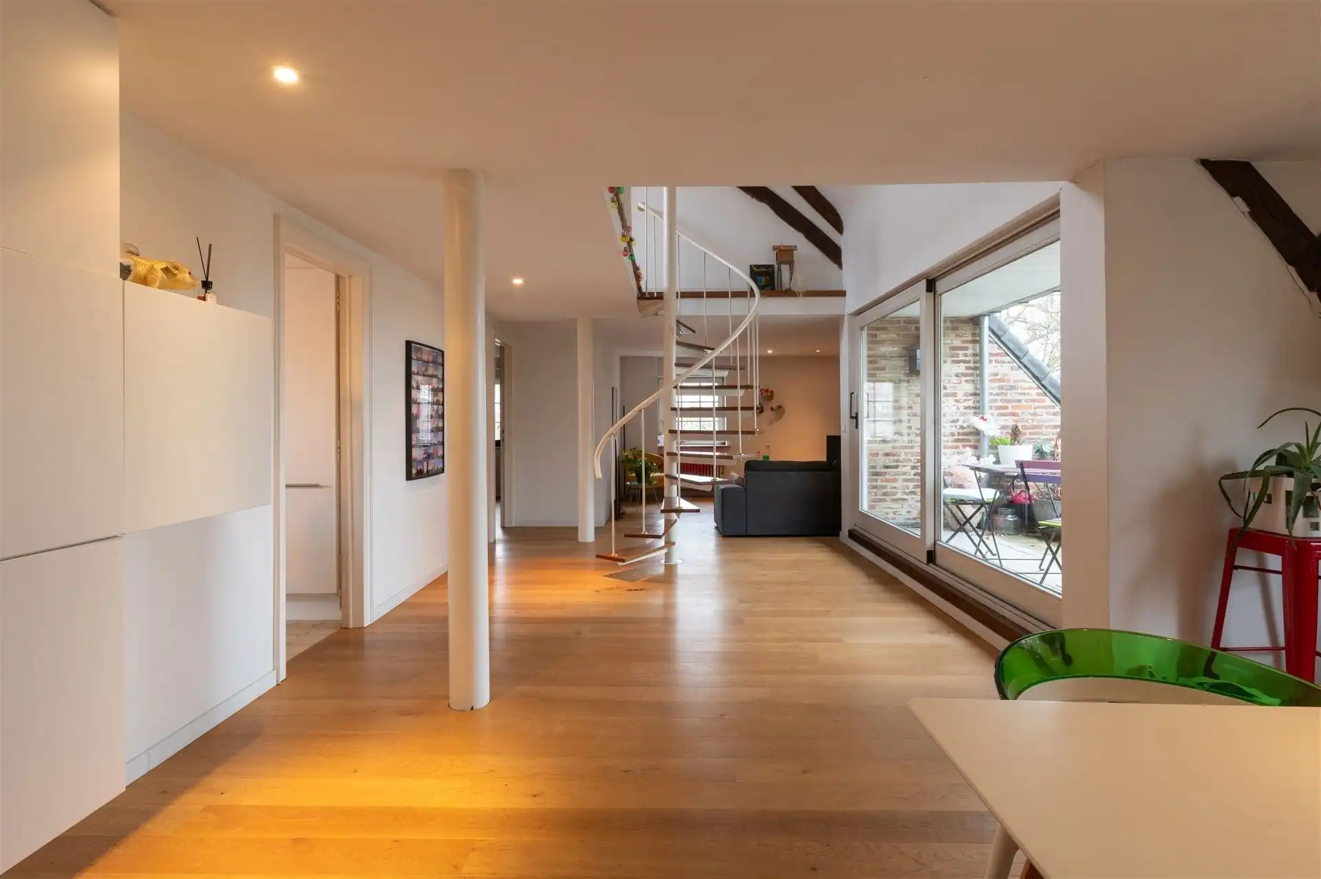 Modern duplexappartement in een karaktervol gebouw. foto 4