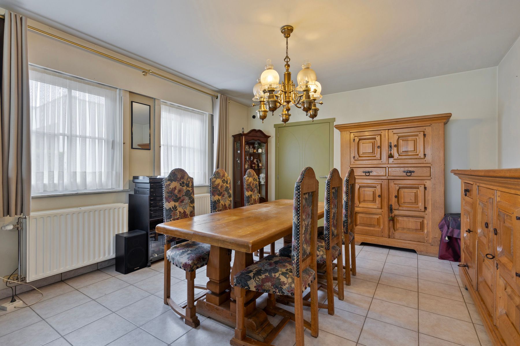 Bungalow met 2 slaapkamers op 6a 19ca en garage! foto 5