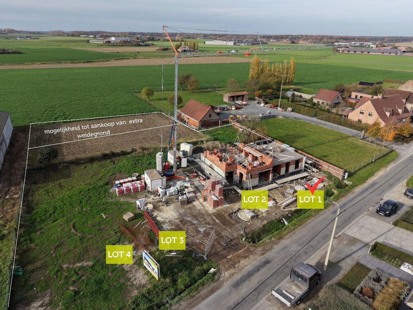 Nieuwbouwwoning met 3 slaapkamers (4 mogelijk) met landelijk uitzicht  foto {{pictureIndex}}