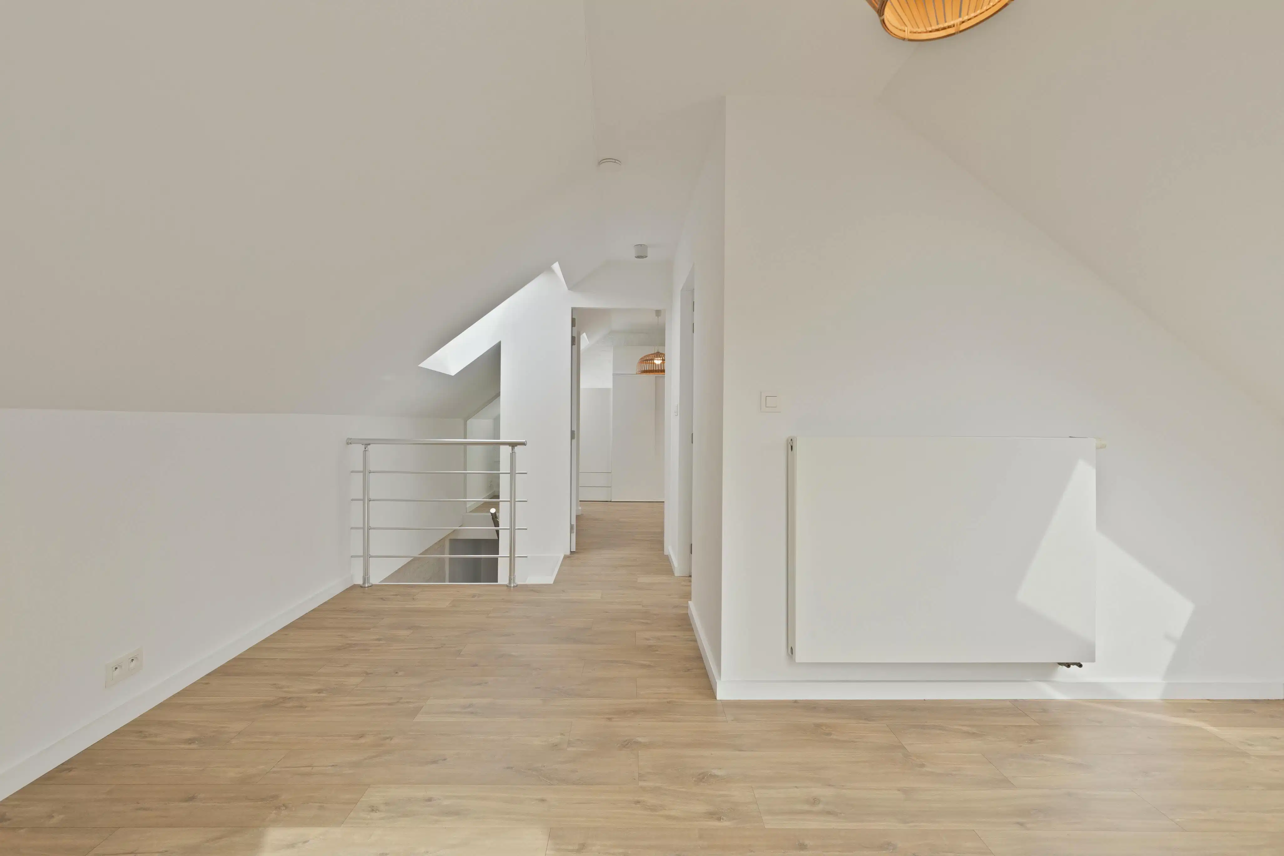 Karaktervolle en instapklare duplex badend in het licht foto 17