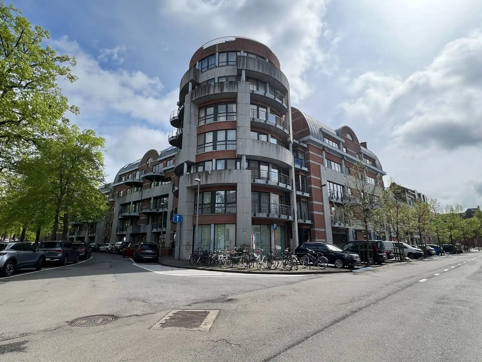 Garagebox te huur in het centrum van Leuven foto {{pictureIndex}}