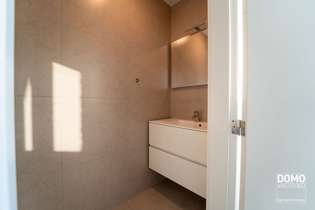 LUXE PENTHOUSE APPARTEMENT MET 2 TERASSEN, LIFT EN ONDERGRONDSE AUTOSTANDPLAATS IN HASSELT. foto 21