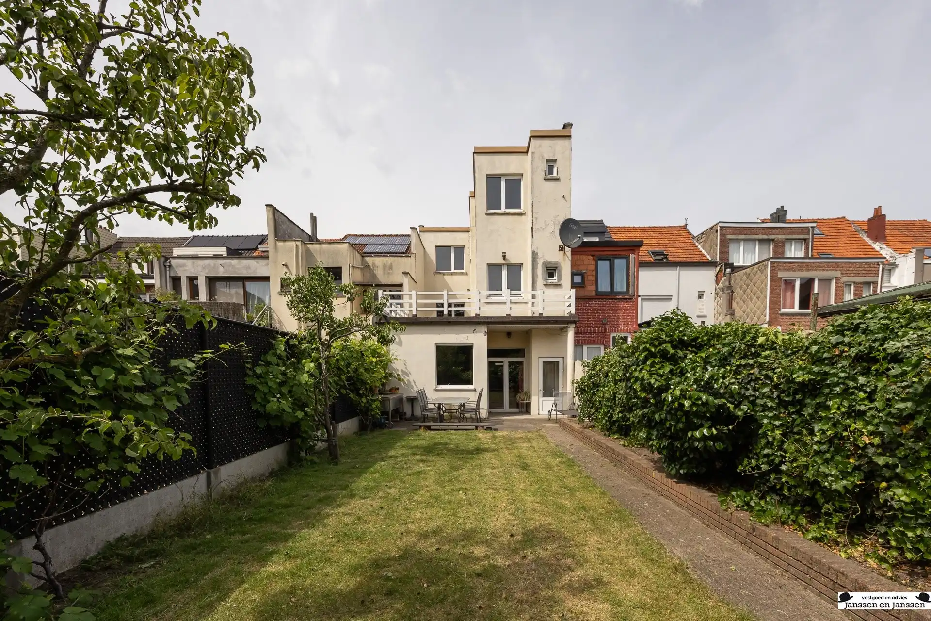 Te renoveren woning met 6à8 slaapkamers, garage en tuin! foto 26
