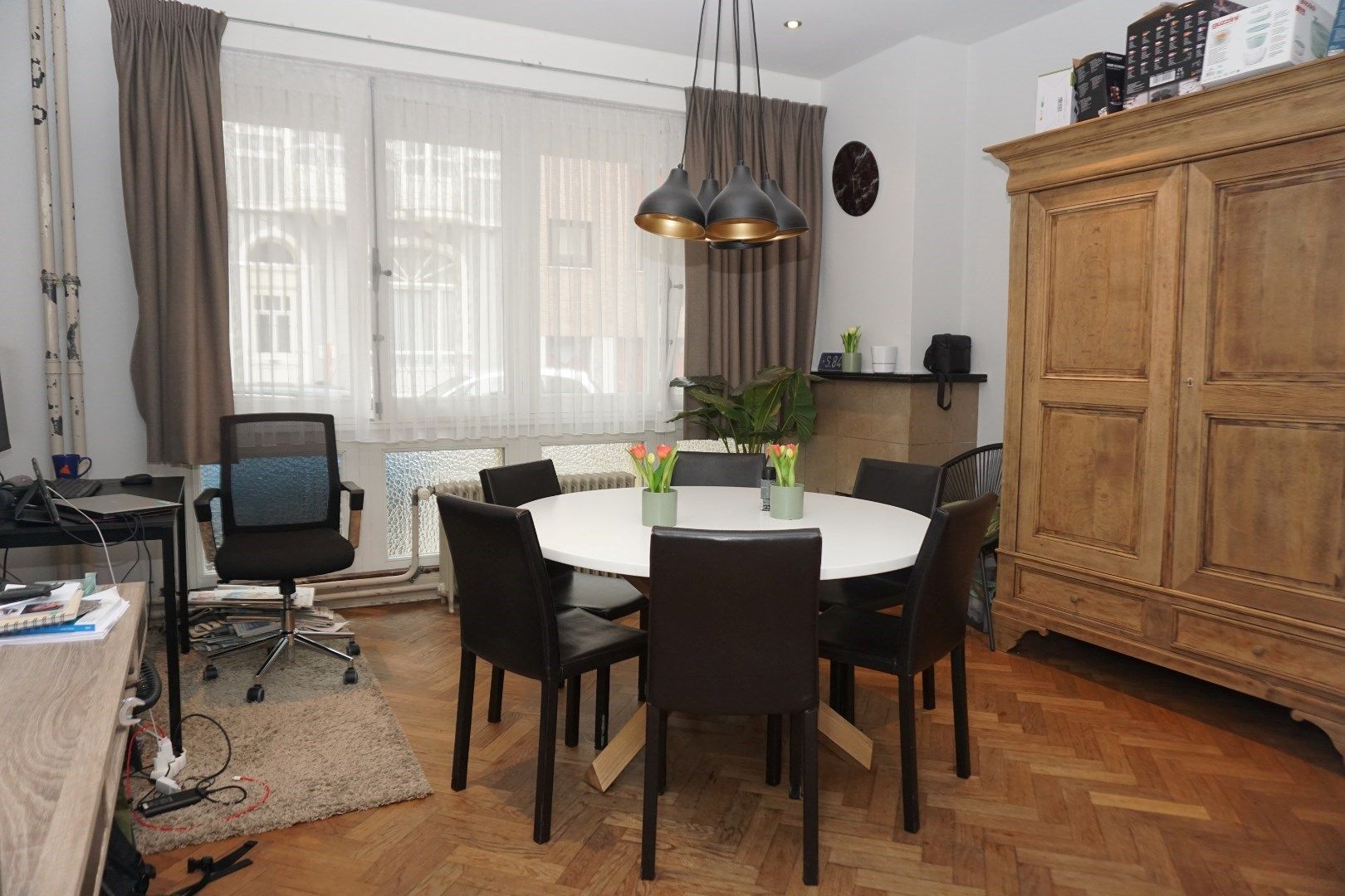RUIM GEMEUBELD APPARTEMENT MET 1 SLAAPKAMER foto 2