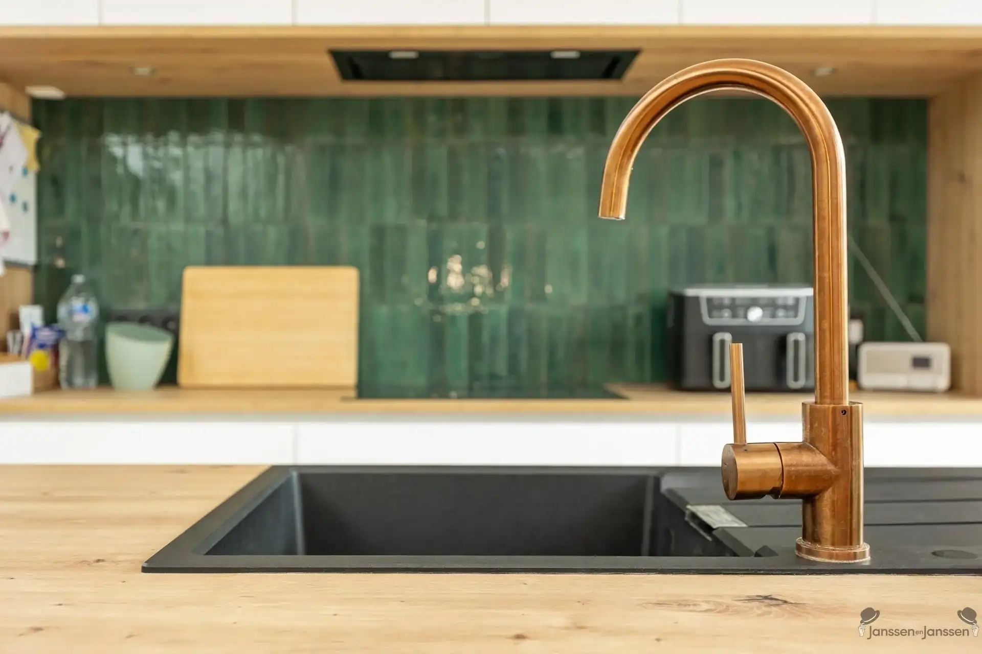 Instapklare, energiezuinige & volledig vernieuwde rijwoning foto 6