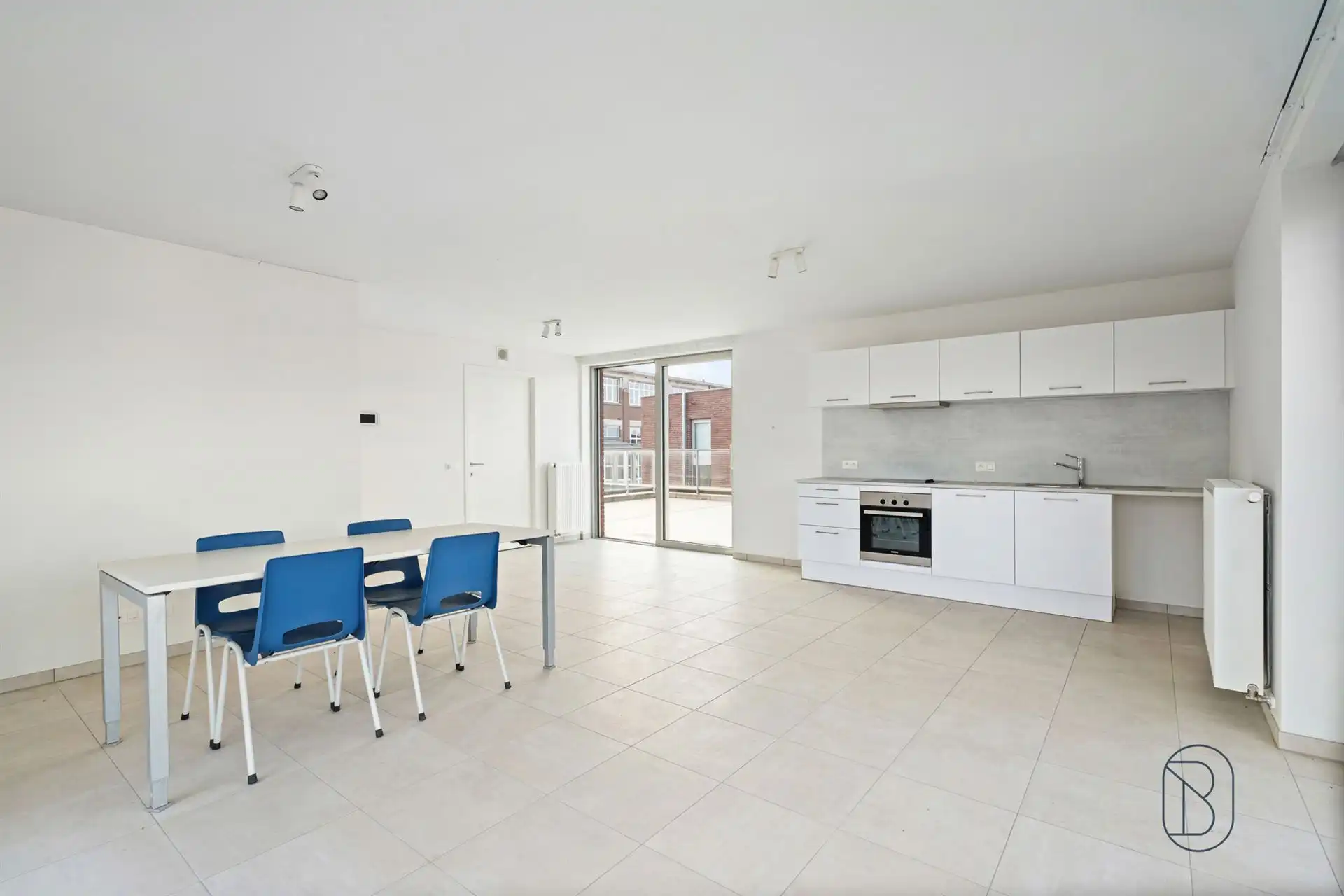 Topgelegen in het centrum: kwalitatief appartement met zicht foto 3