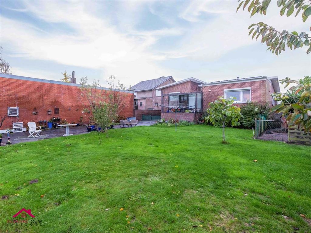 Goed onderhouden, op te frissen woning foto 10