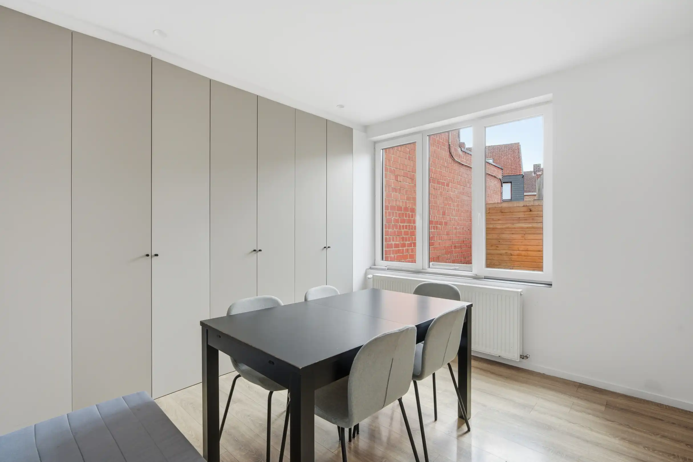 Vernieuwde woning met 5 slaapkamers te Zeebrugge foto 4