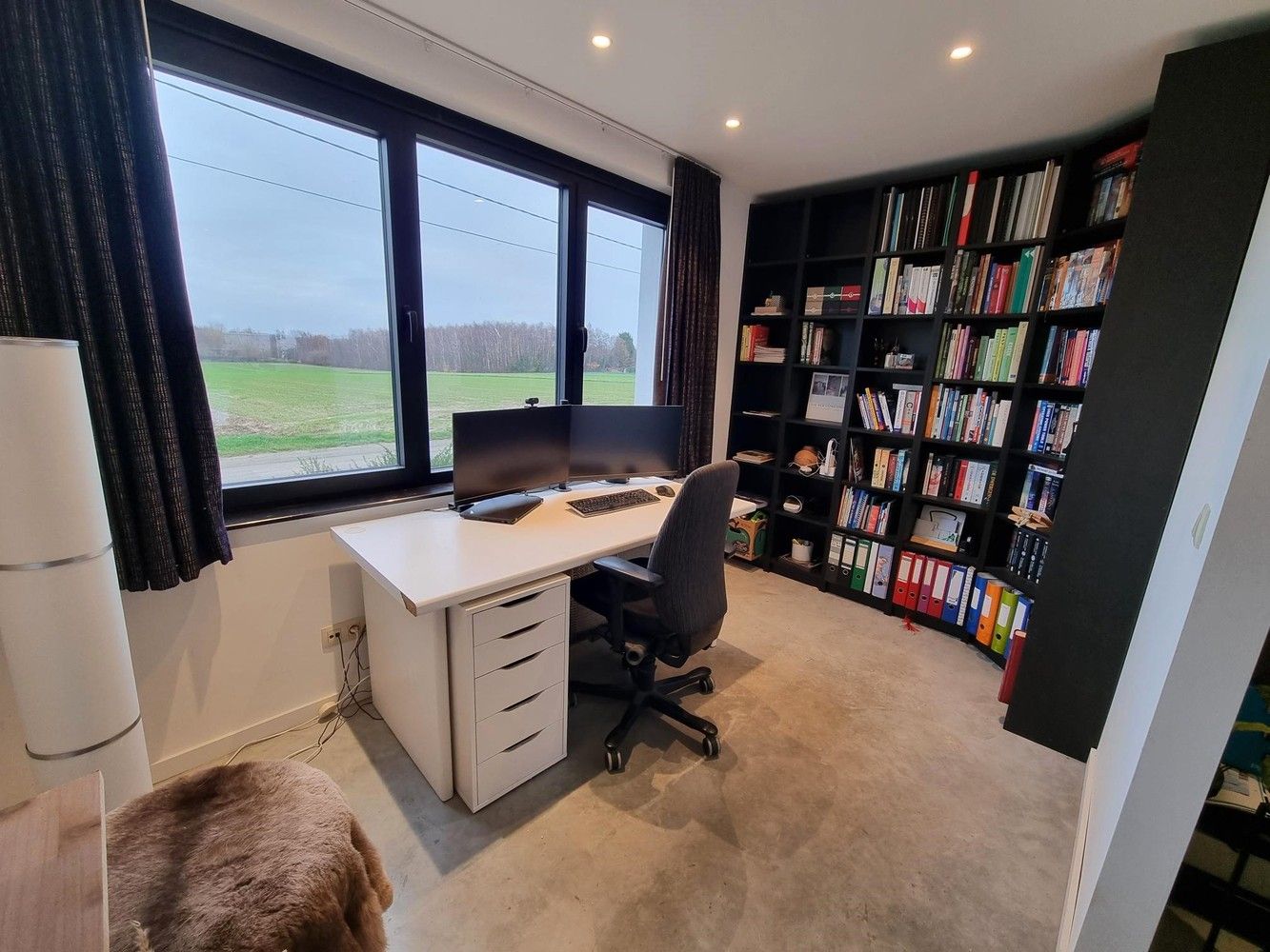 Totaal vernieuwde woning, 3 tot 4 slaapkamers met prachtig groen verzicht. Top ligging! foto 8