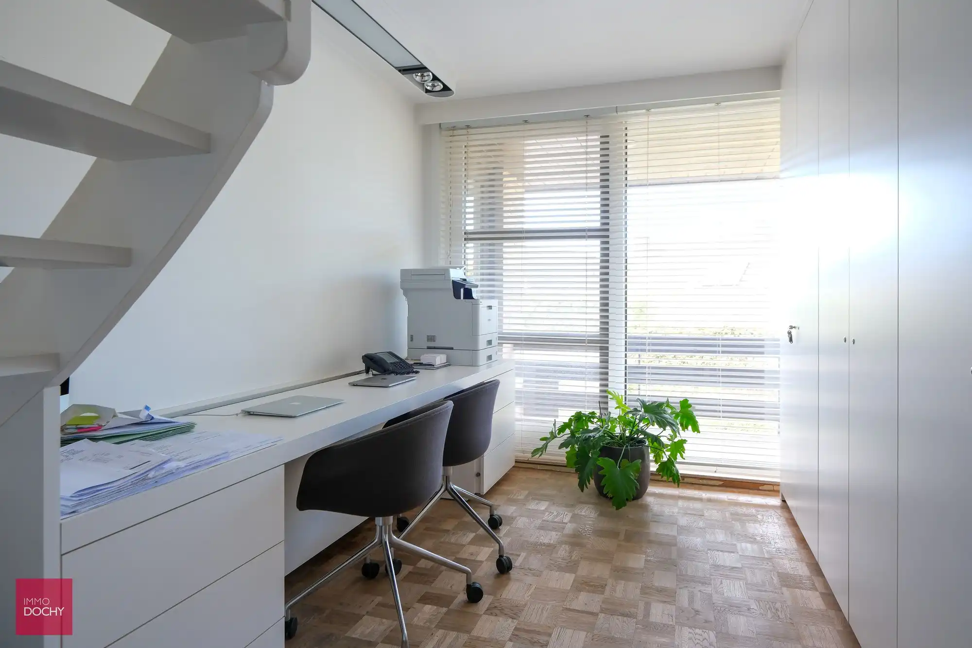 Commercieel gelegen handelspand / bureelgebouw /horecazaak te Izegem foto 19