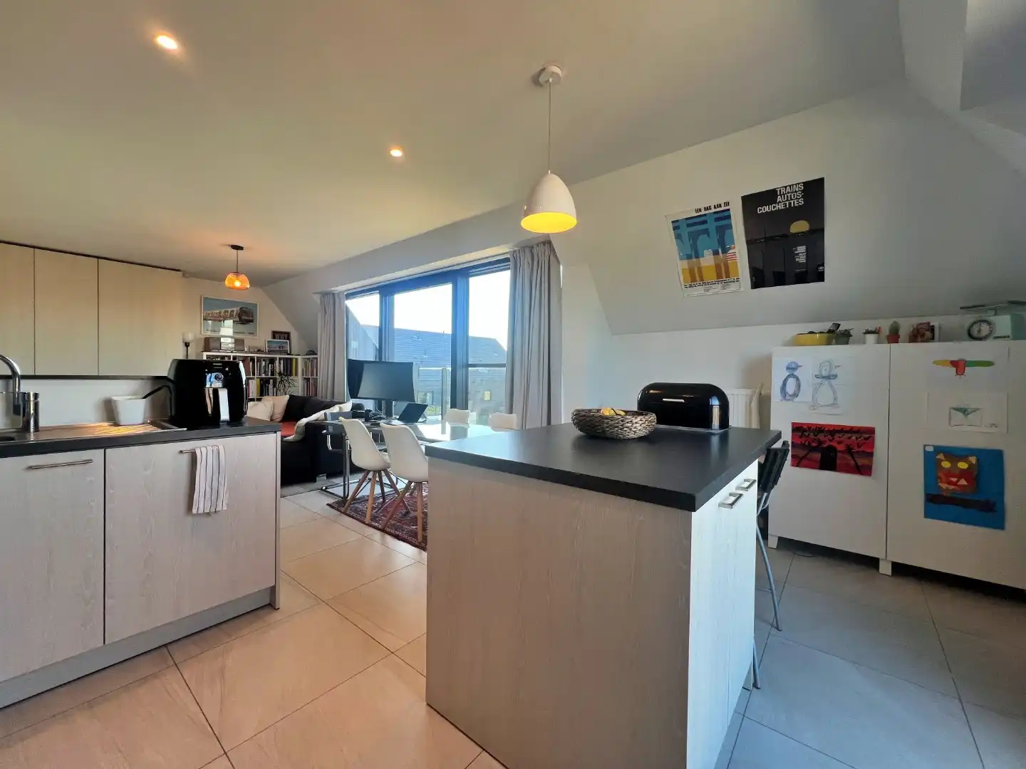 Recent 2-slaapkamer appartement met verschillende terrassen, een kelderberging en een parkeerplaats foto 9