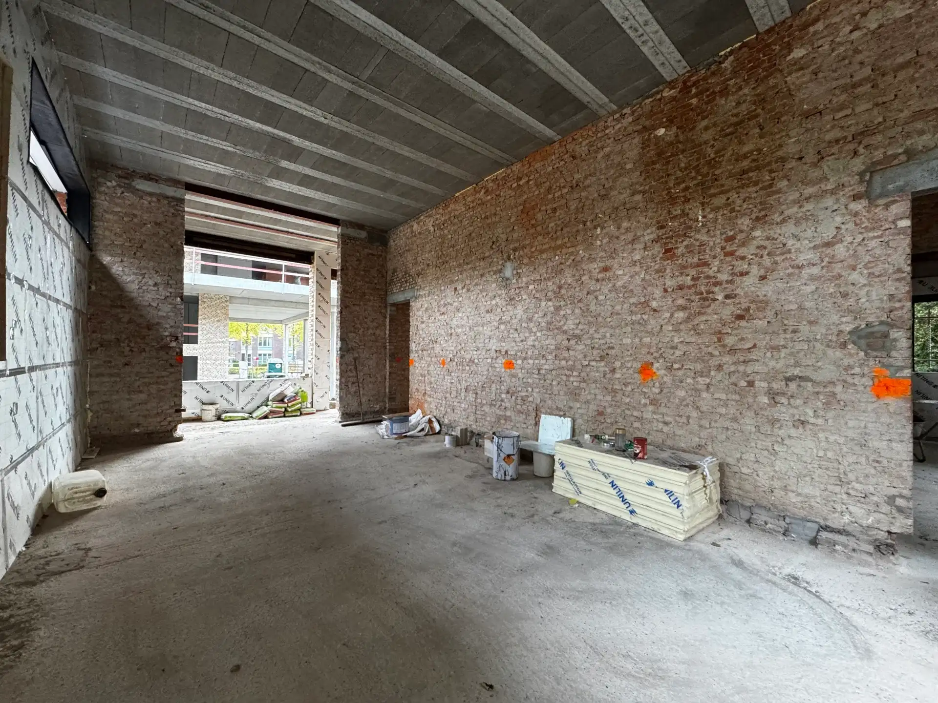 Gerenoveerd kantoorgebouw met historisch karakter te koop foto 3