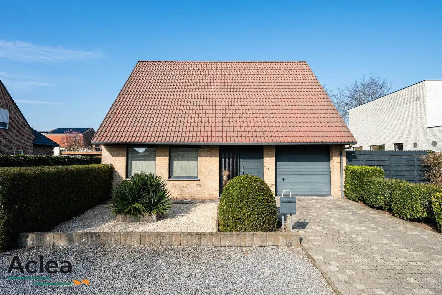 Instapklare vrijstaande woning in rustige woonwijk in Assenede foto {{pictureIndex}}