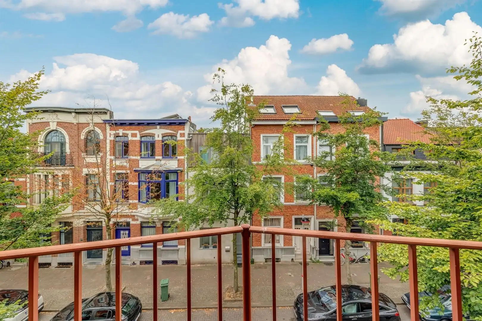 Royale 3-slaapkamerwoning met garage, werkplaats en tuin foto 19