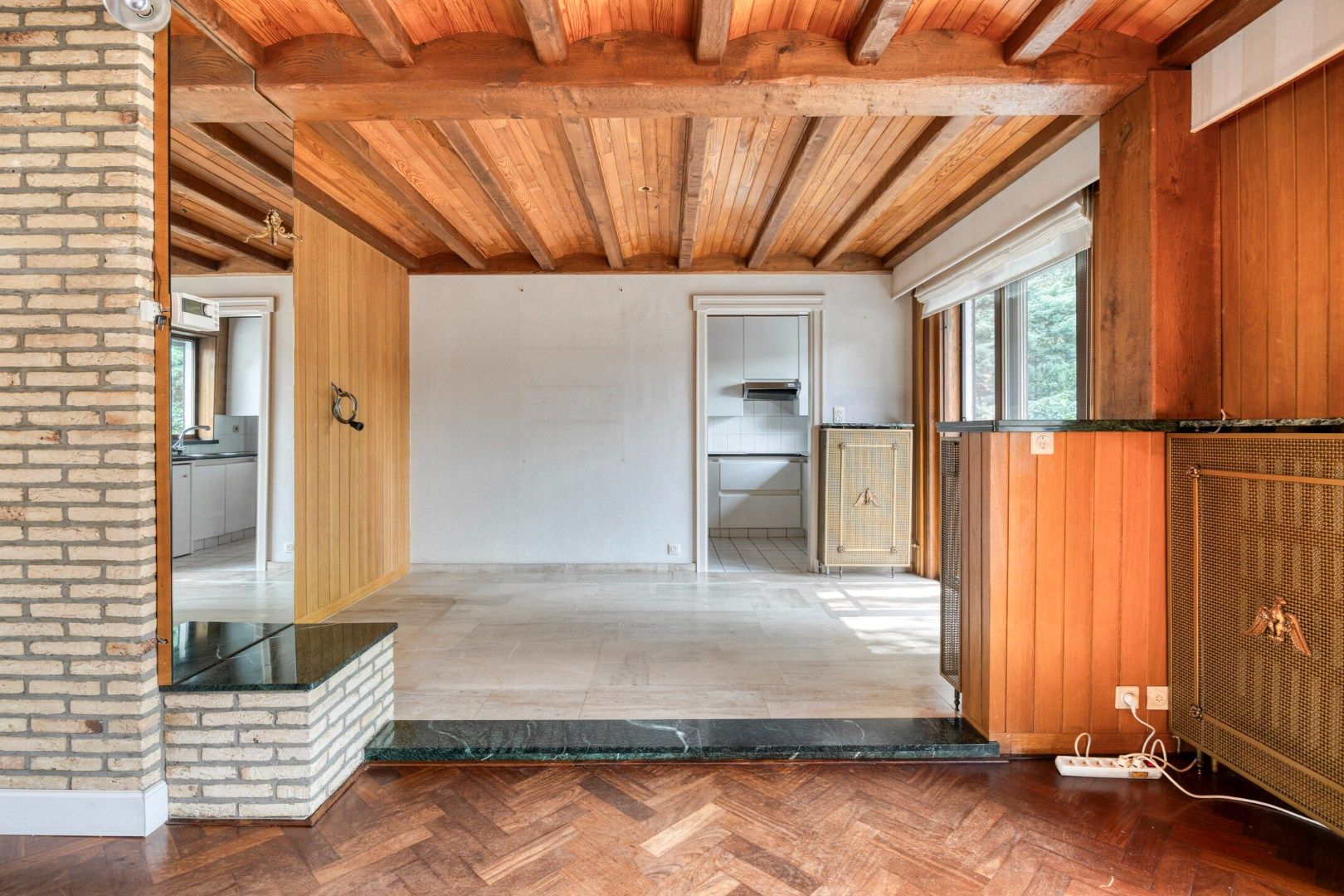 Te renoveren woning met 4 ruime slpks en praktijkruimte op 493 m² te St.-Jozef-Olen ! foto 8