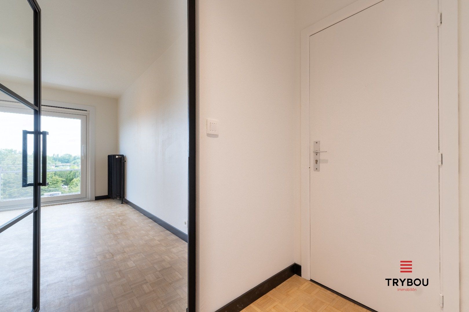 Volledig gerenoveerd 2-slaapkamerappartement te huur – rand centrum Ieper foto 12