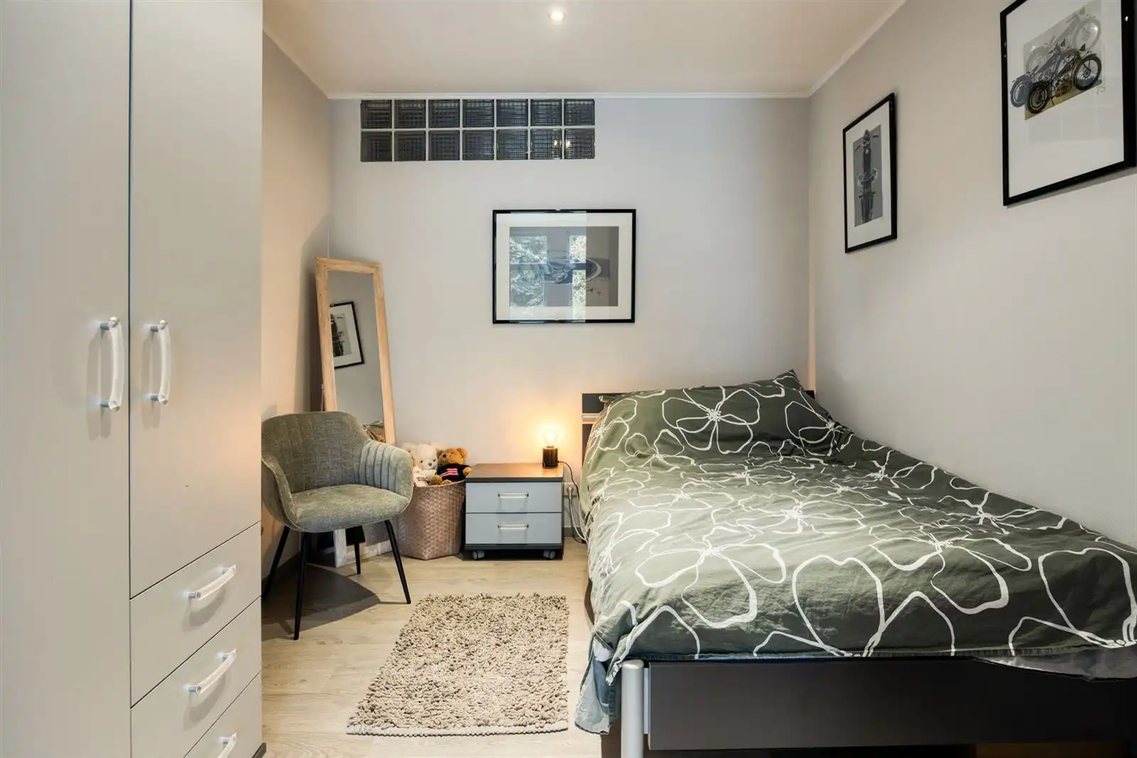 Uniek aanbod in Wilrijk: appartement met handelspand, tuin en bijgebouw  foto 14