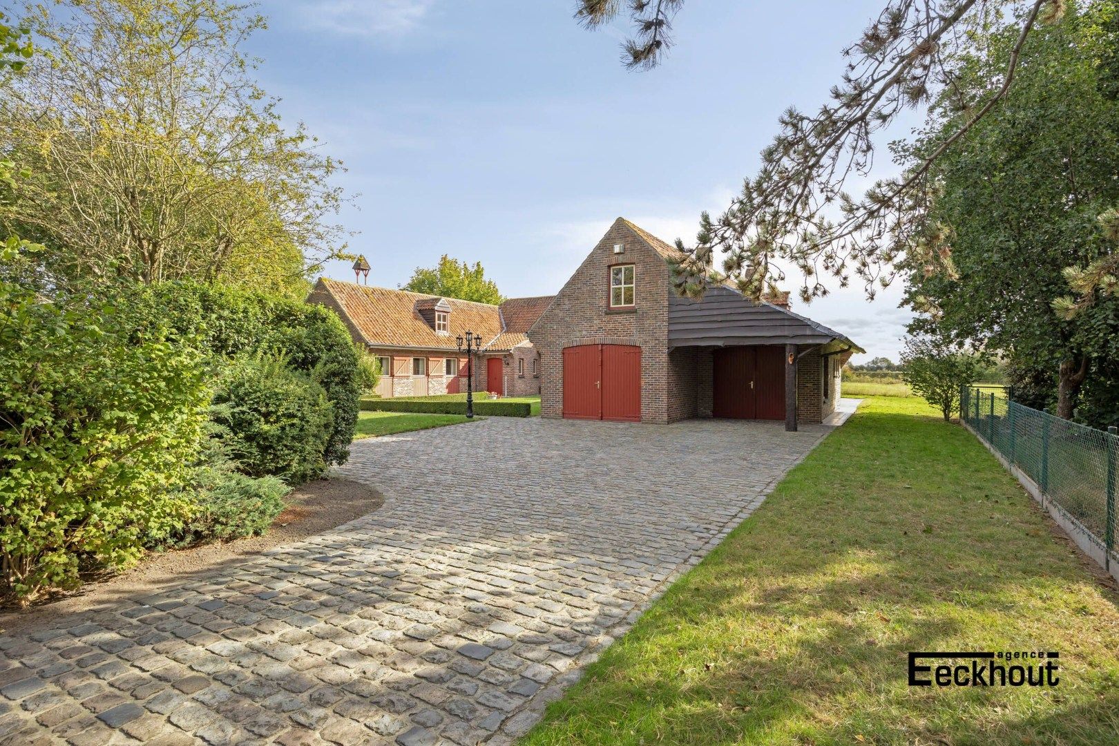 Charmant landhuis op een perceel van  29323m²  foto 20