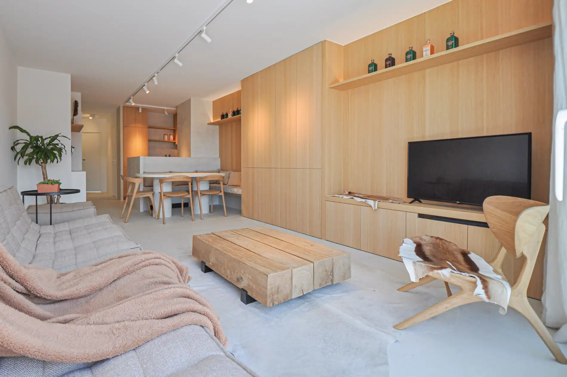 Volledig gerenoveerd appartement met een ruim zonneterras. foto 9