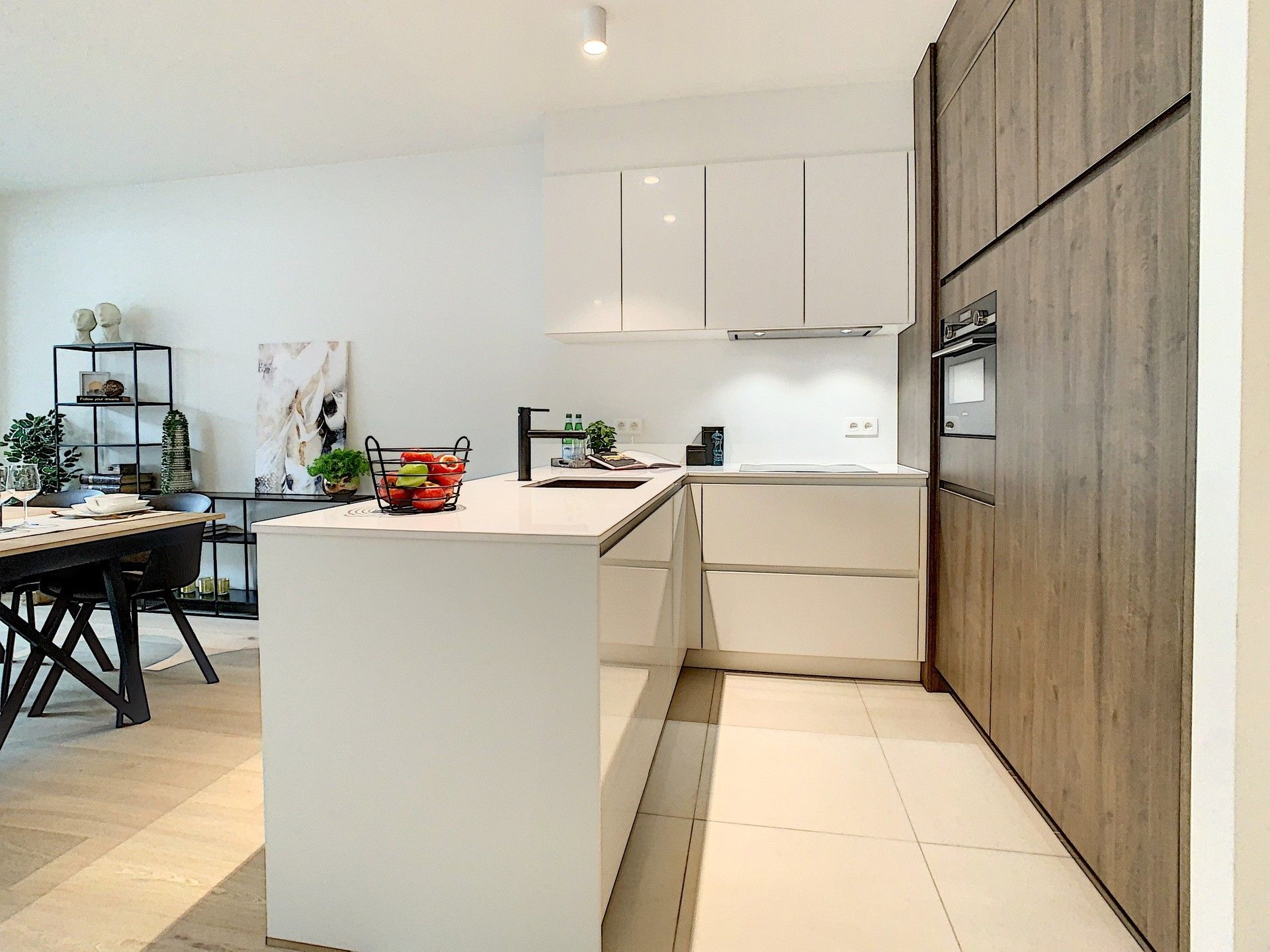 Gelijkvloers nieuwbouw appartement met terras van 18 m² en 2 slaapkamers in prestieuse residentie Refuga in hartje Hasselt. foto 4