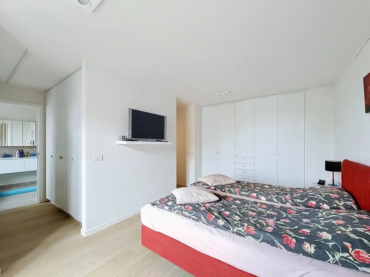 Ruime halfopen, quasi nieuwbouw woning op rustige ligging in het pittoreske Ramskapelle foto 23
