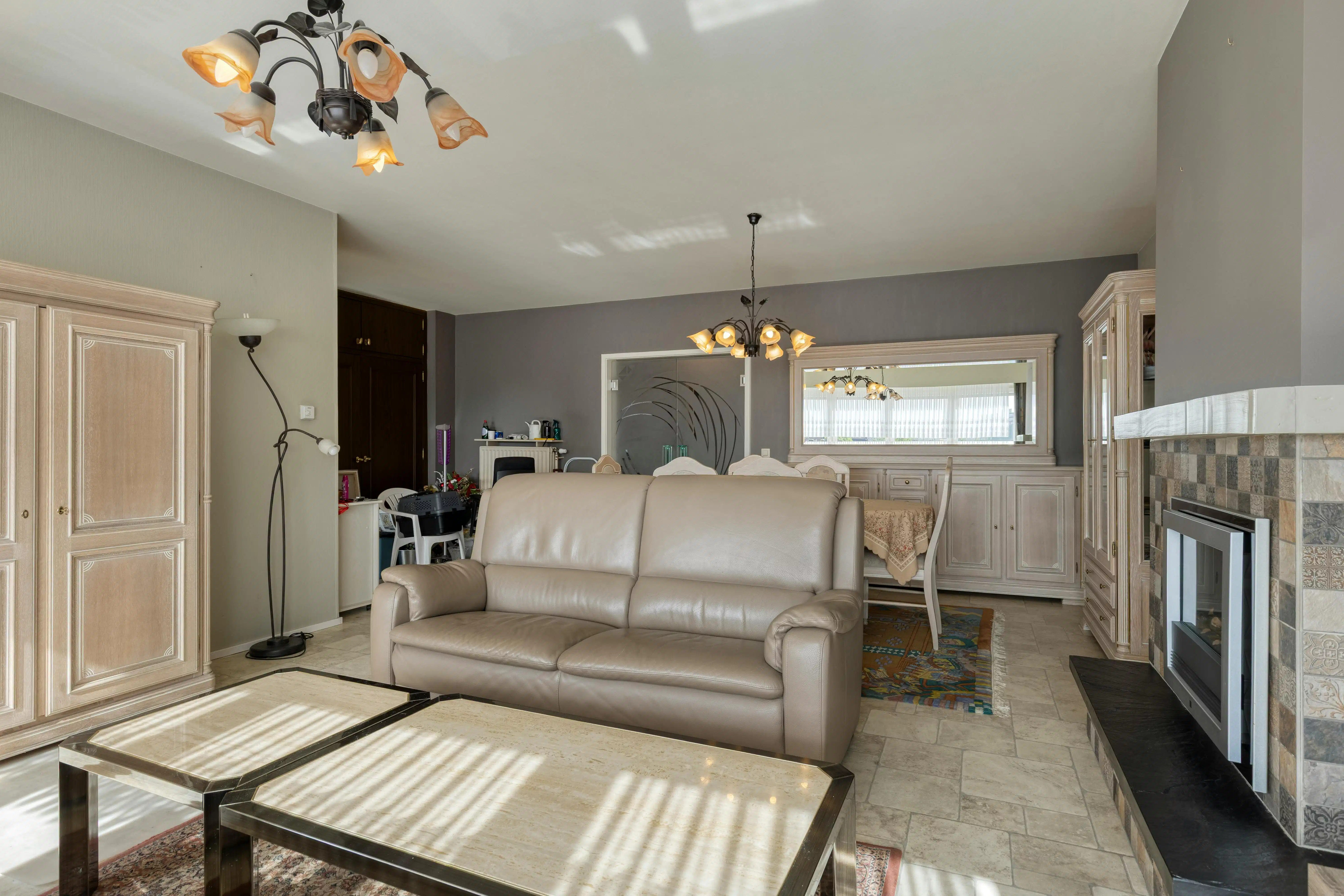 Ruim appartement met terras te koop in Merksem foto 3