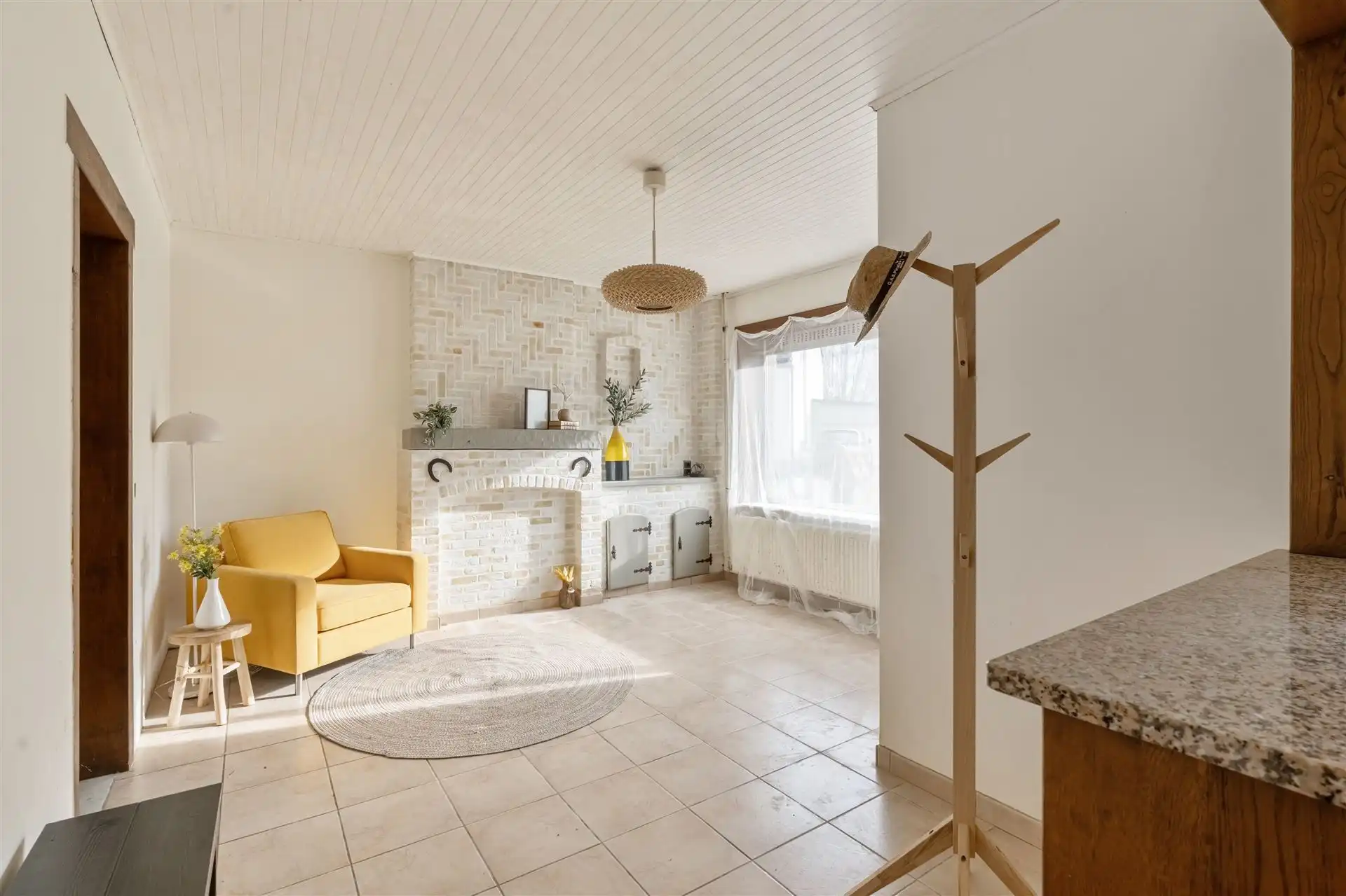 Hoofdfoto van de publicatie: Renovatiewoning met garage en tuin.