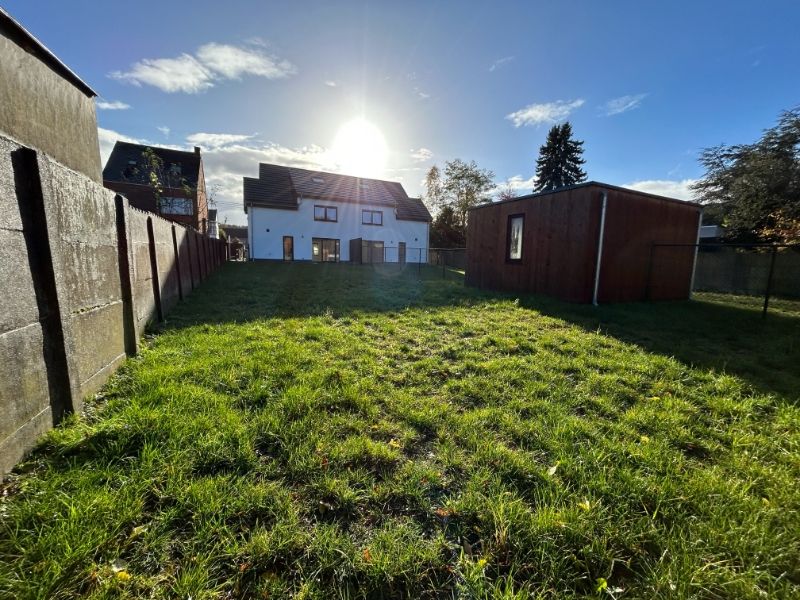 Prachtige volledig gerenoveerde  én energiezuinige (zonnepanelen en warmtepomp) woning  met 3 slpk ! foto 21