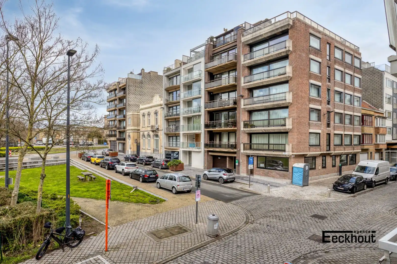 Recent en zonnig appartement met ruim terras en open zicht.  foto 14