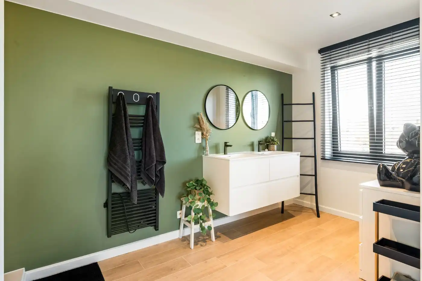 Prachtige BEN-woning met 4 à 5 slpk., inpandige garage en tuin foto 21