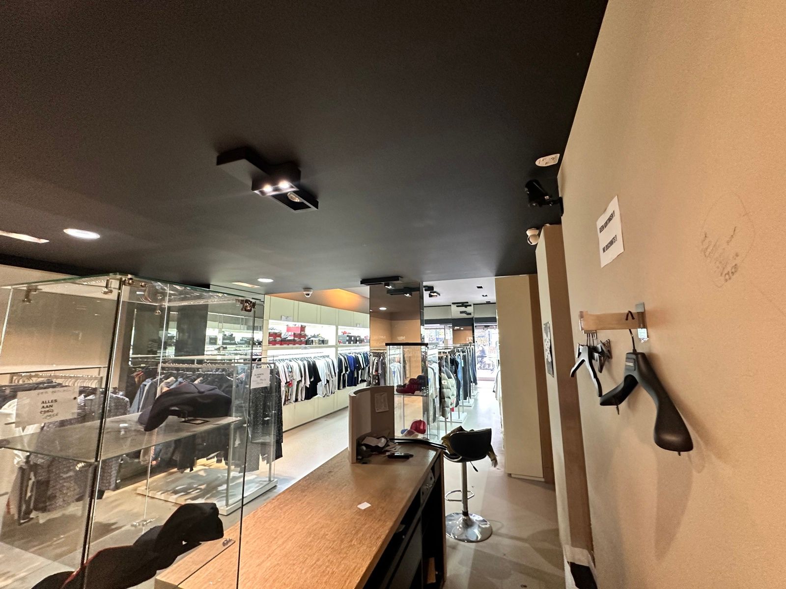 Commercieel gelijkvloers te huur foto 9