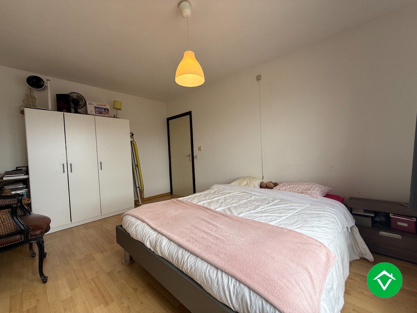 Appartement met twee slaapkamers, terras en autostaanplaats te Roeselare foto 11