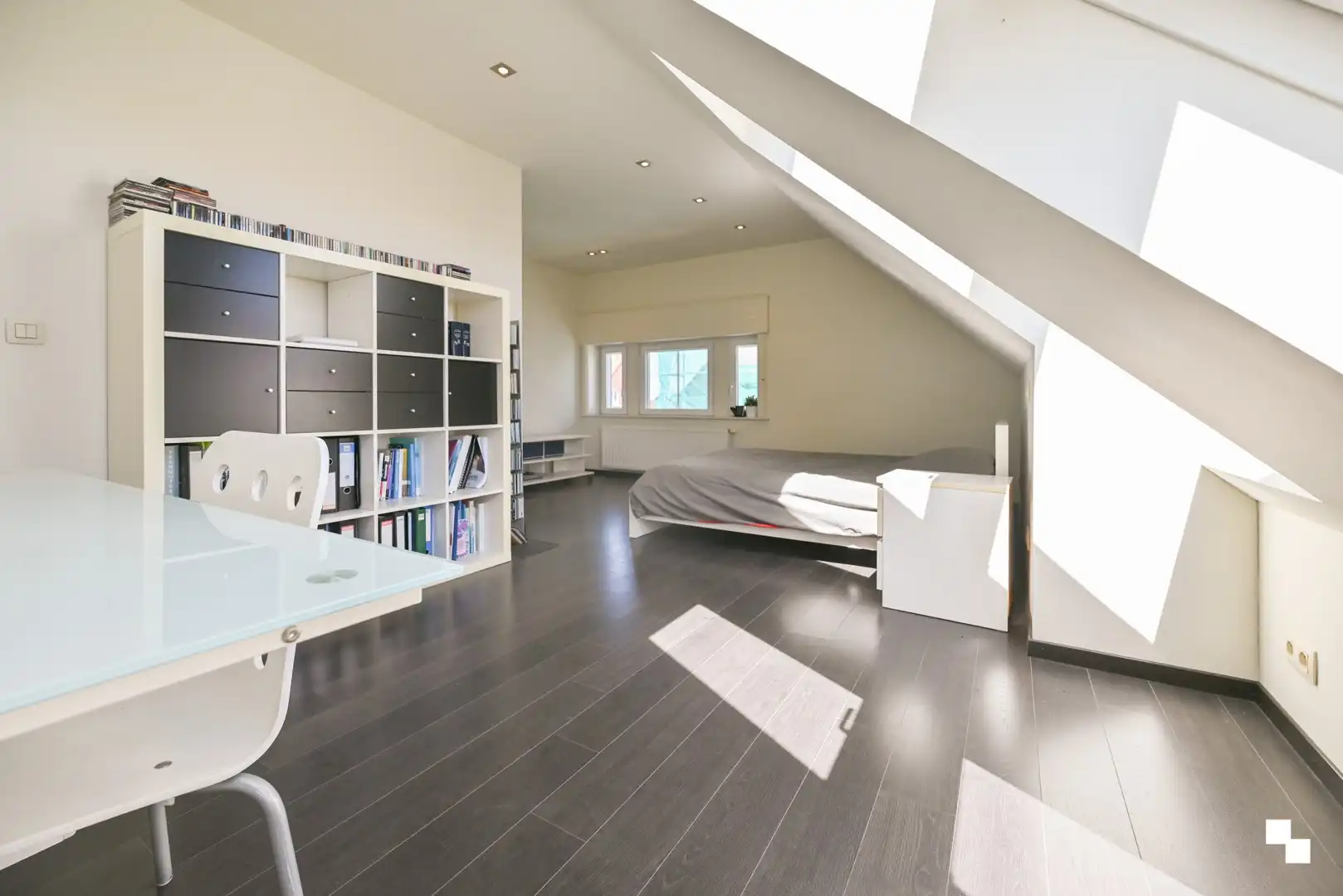 Zeer verzorgde eengezinswoning met drie slaapkamers en garage foto 35