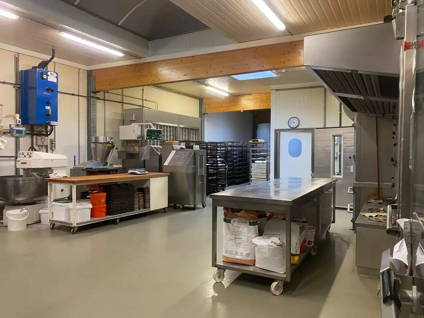 Knap handelspand, dienstig als succesvolle bakkerij, met ruime woonst en magazijn foto 5