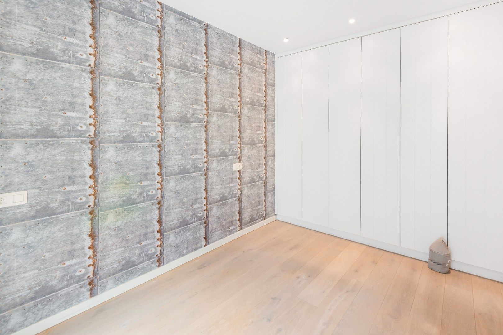 Ruim woonappartement gelegen op wandelafstand van de Zeedijk en het centrum van Knokke. Aankoop inpandige box mogelijk. foto 15