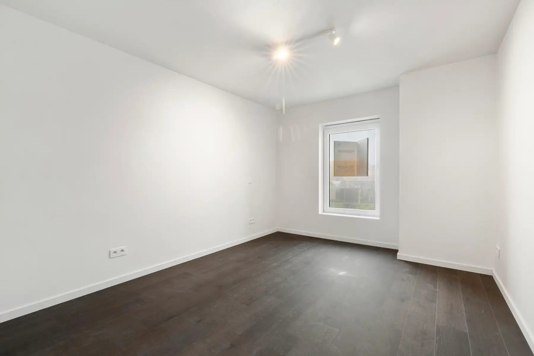 Moderne, halfopen woning foto 7