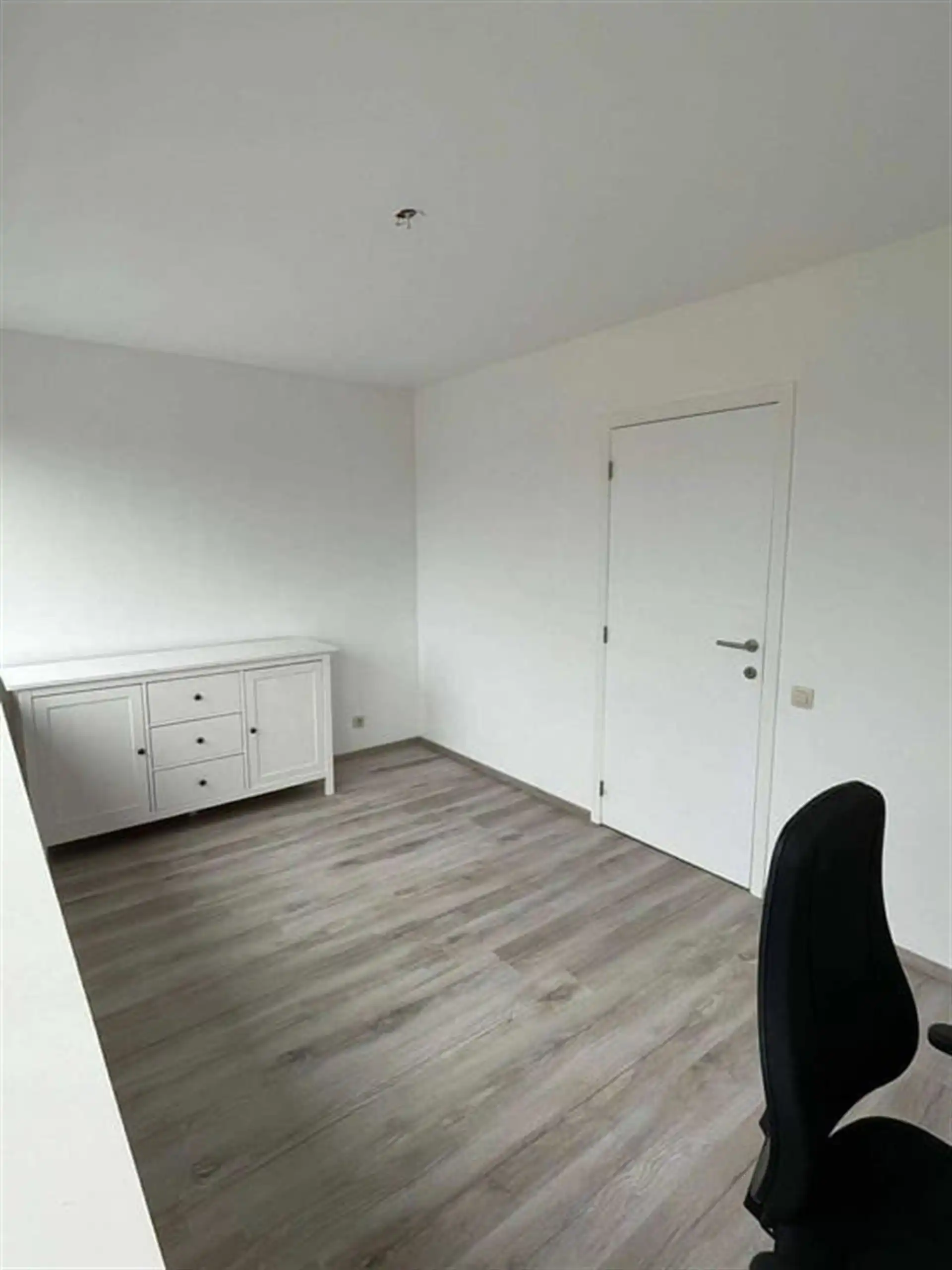 Ruim instapklaar appartement met garage! foto 11