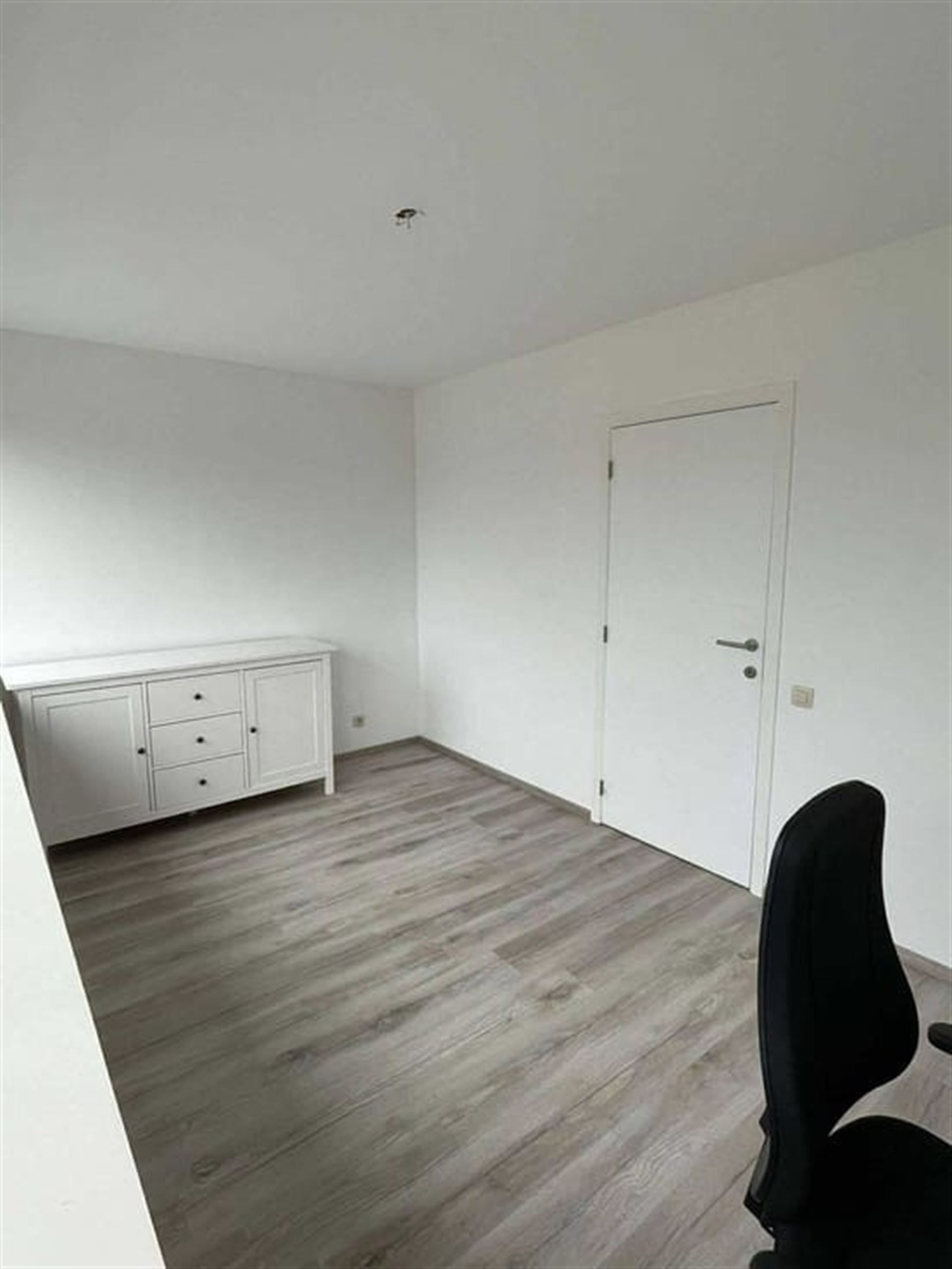 Ruim instapklaar appartement met garage! foto 11